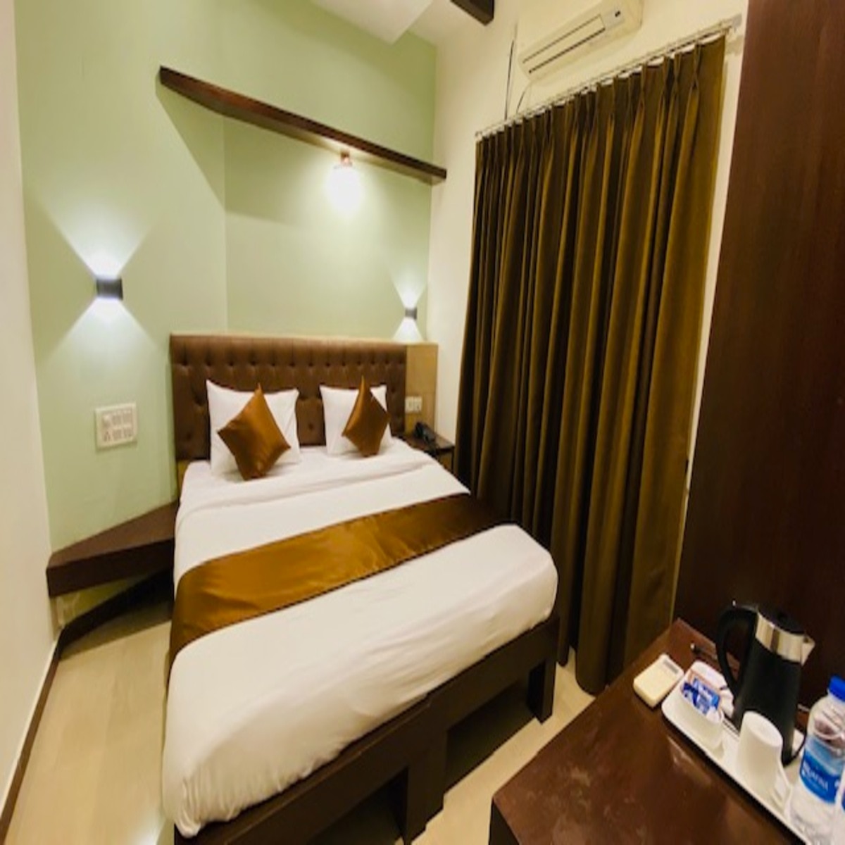 Plaza Heights by RAK Rooms, Mangaluru - Tap to explore photos