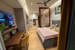 Blue Sapphire By LuxeStayz, Greater Noida