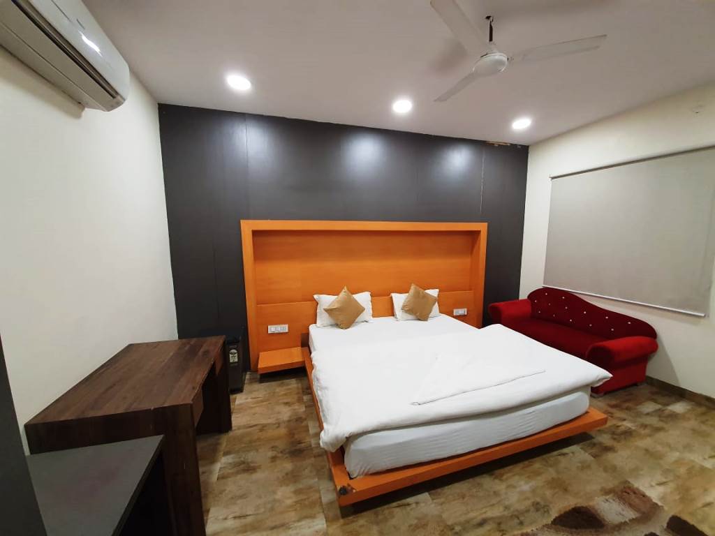 Hotel Mandakini Royale - Tap to explore photos