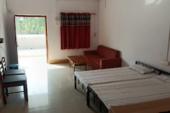 Retiring Rooms and Dormitory, Khirasara