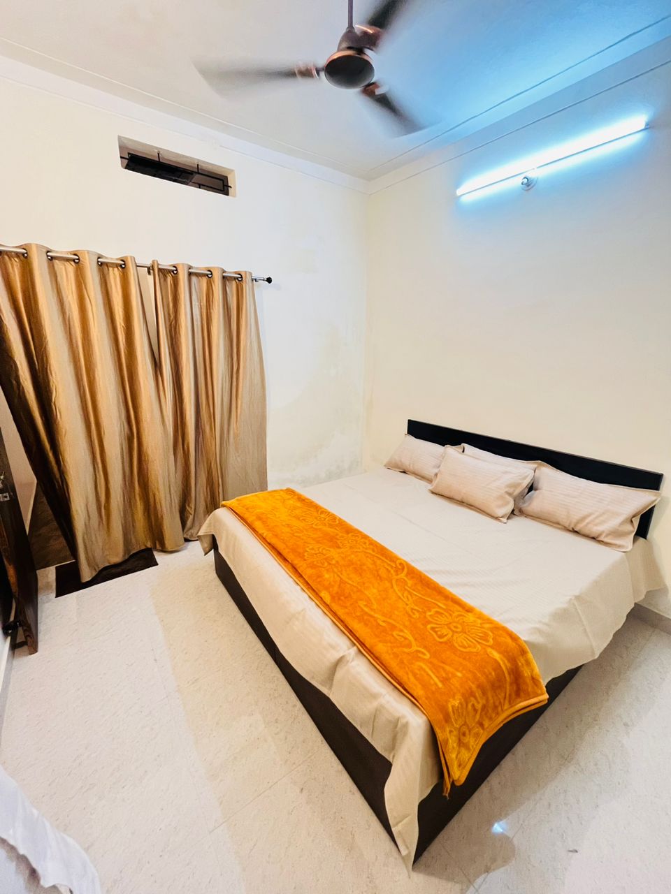 Rudra Palace Home Stay Suraj Nagar - Tap to explore photos