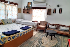 Perfect Room in Perfect Bungalow, Ahmedabad