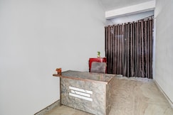 Hotel O Rudhra, Hathras