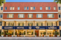 Glades Hotel Mohali - Chandigarh, Mohali
