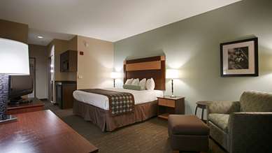 Best Western Plus Texarkana Inn & Suites - Tap to explore photos