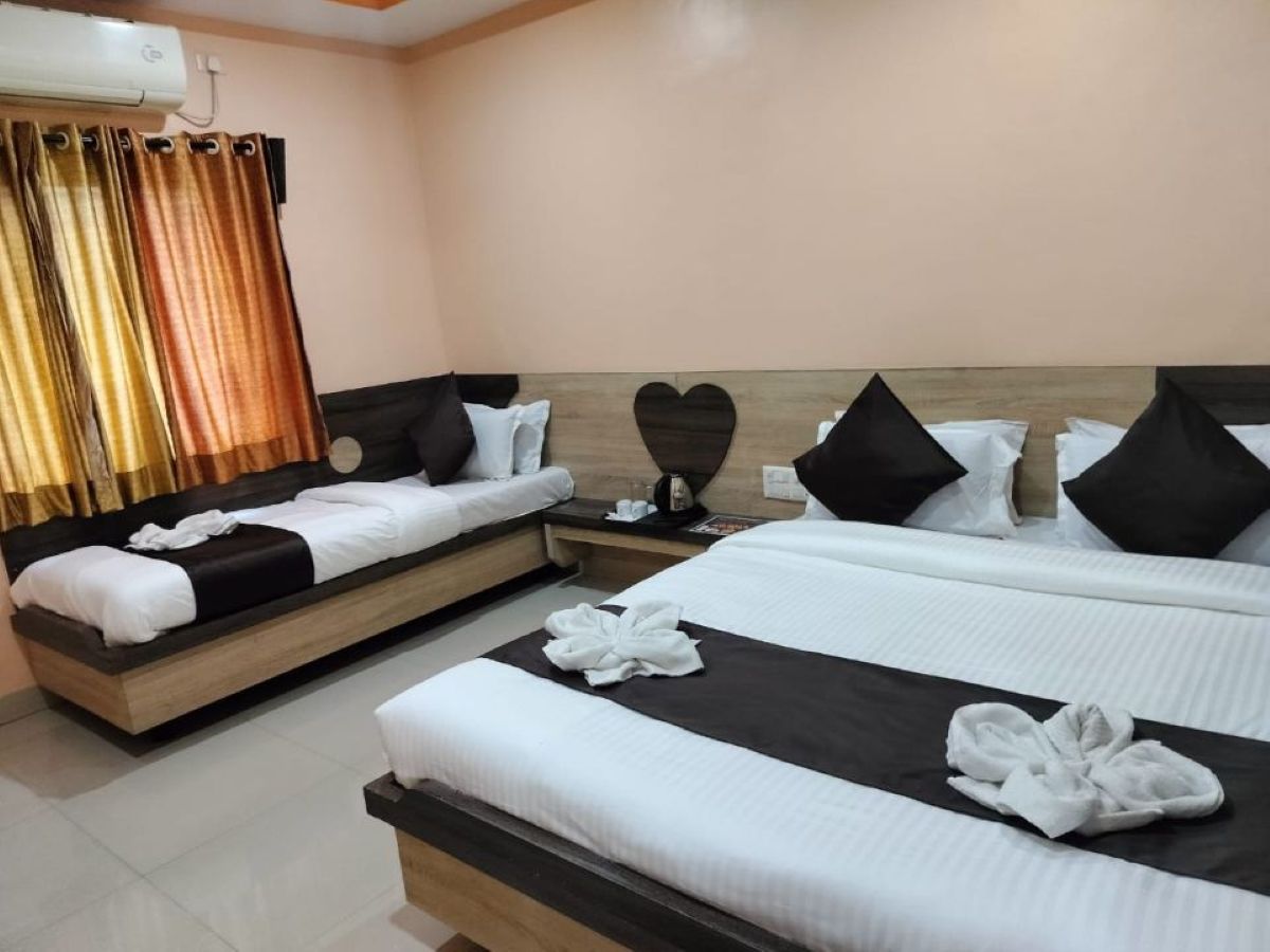Triple Bed Room A.C 1