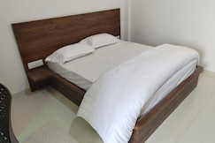 Maharani Hotel & Restaurant, Falna