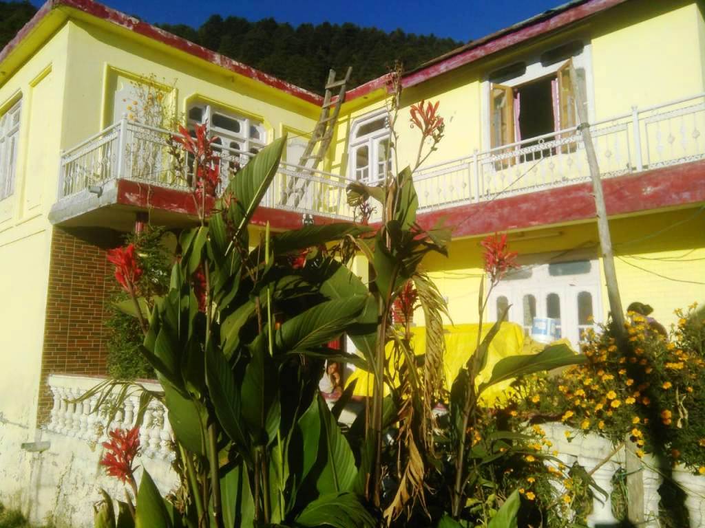 Khajjiar Homestay | Mountain-view Rooms - Tap to explore photos