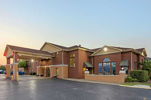 Best Western Plus Lonoke Hotel - Tap to explore photos
