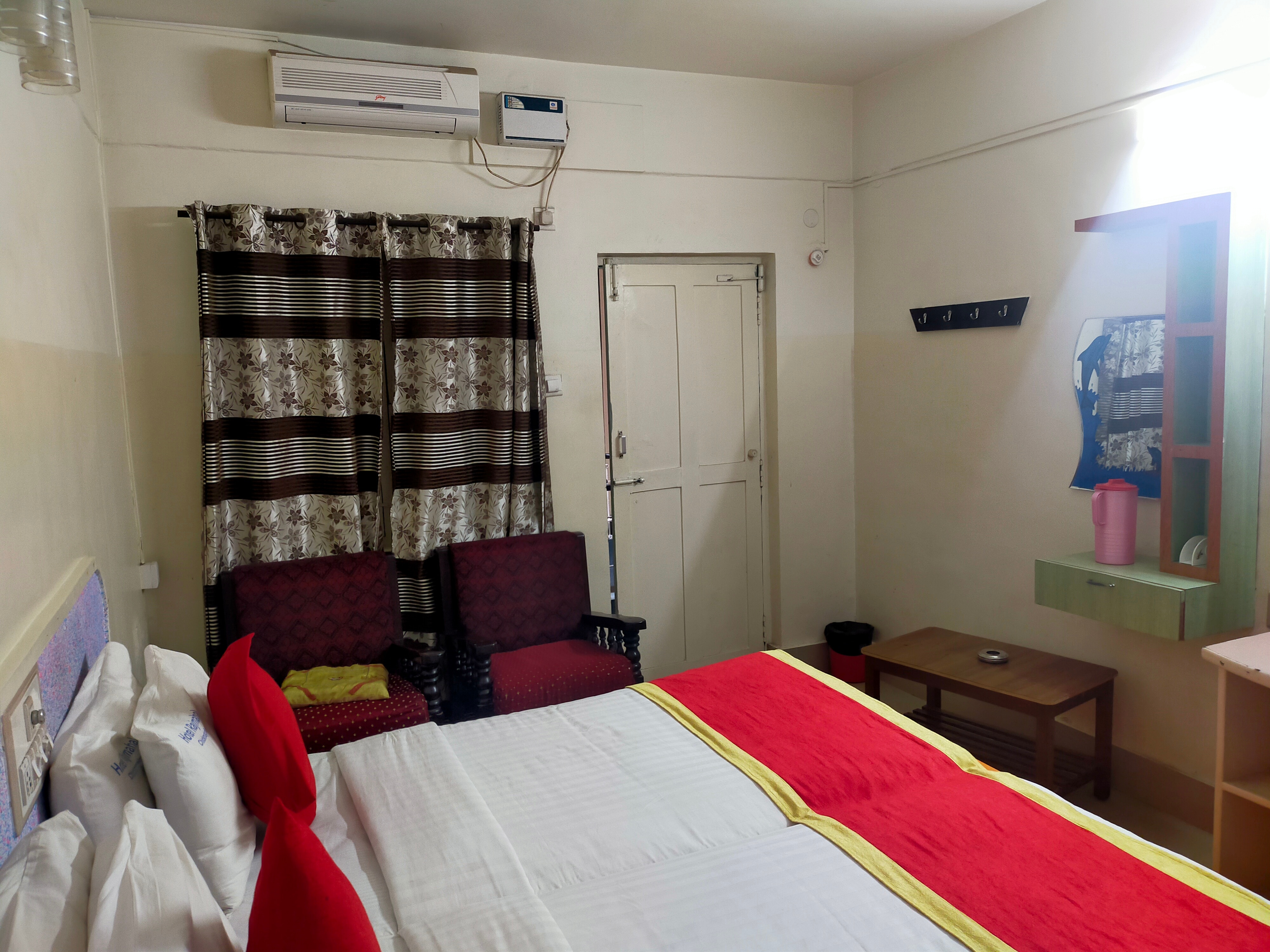 Hotel Rajmahal - Tap to explore photos