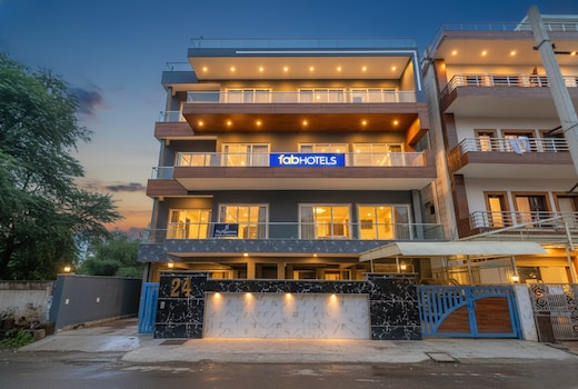 FabHotel Sky Rise Inn Near Medanta- The Medicity Hospital, Gurugram
