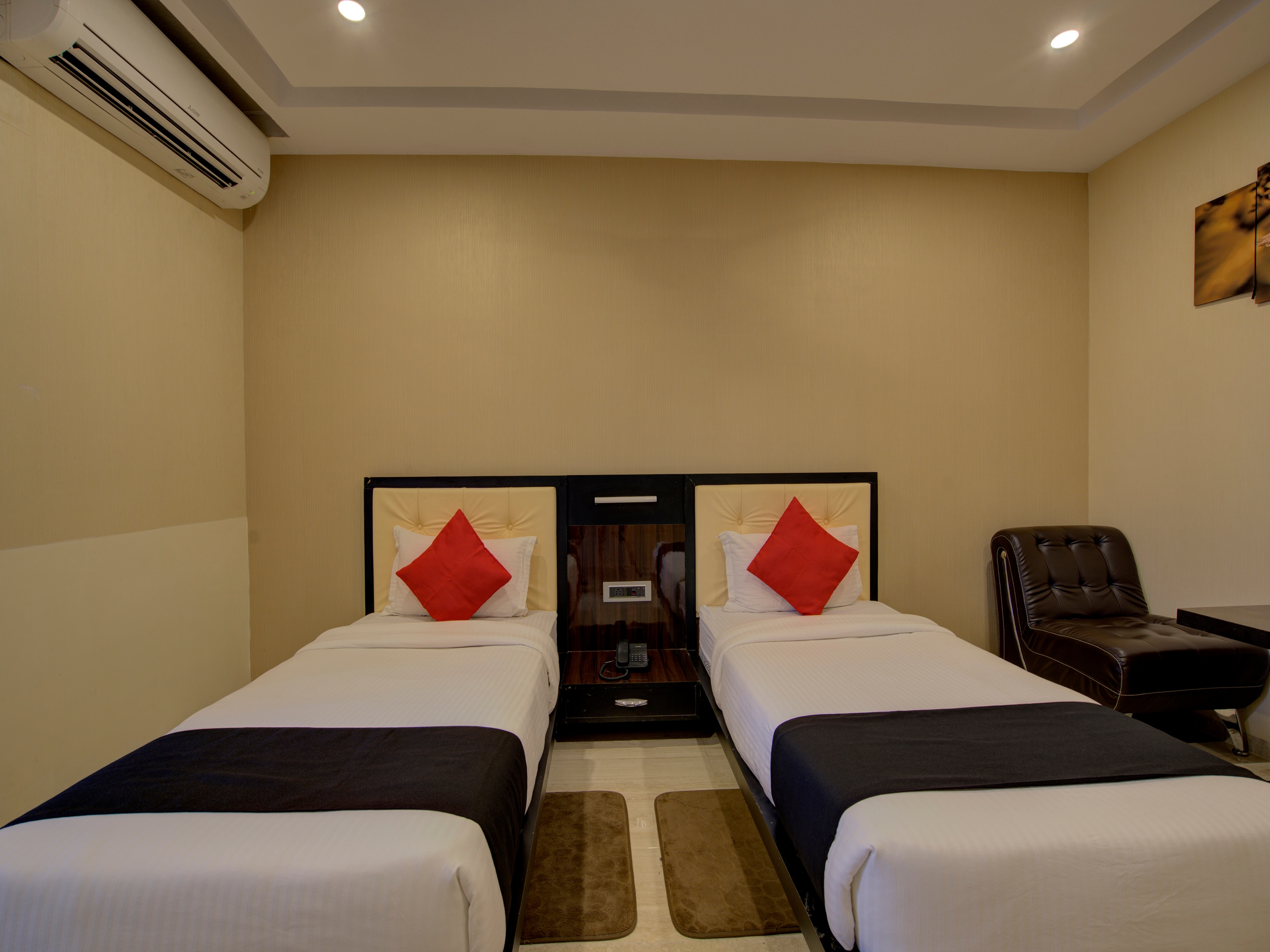 Hotel Saffron Suites - Tap to explore photos