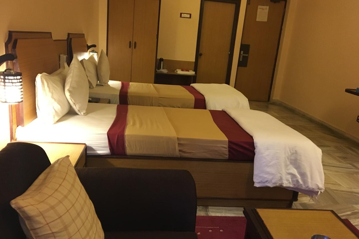 Reviews of Hotel Woodlands - Hotel in Vapi Reviews of Hotel Woodlands - Hotel in Vapi