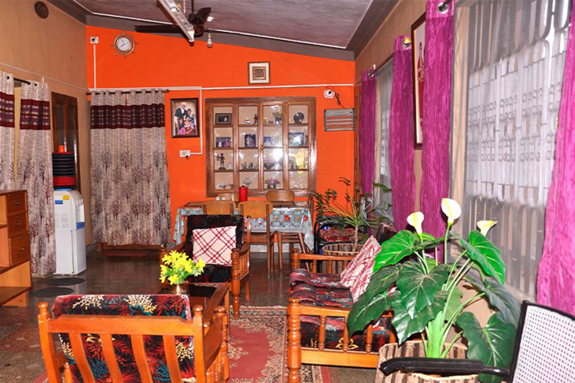 Honey Palace Homestay | Rooms & Caretaker - Tap to explore photos