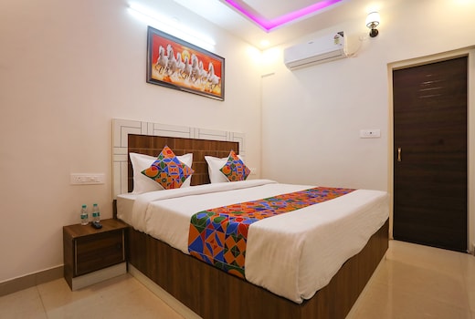 FabHotel The 3 Idiots