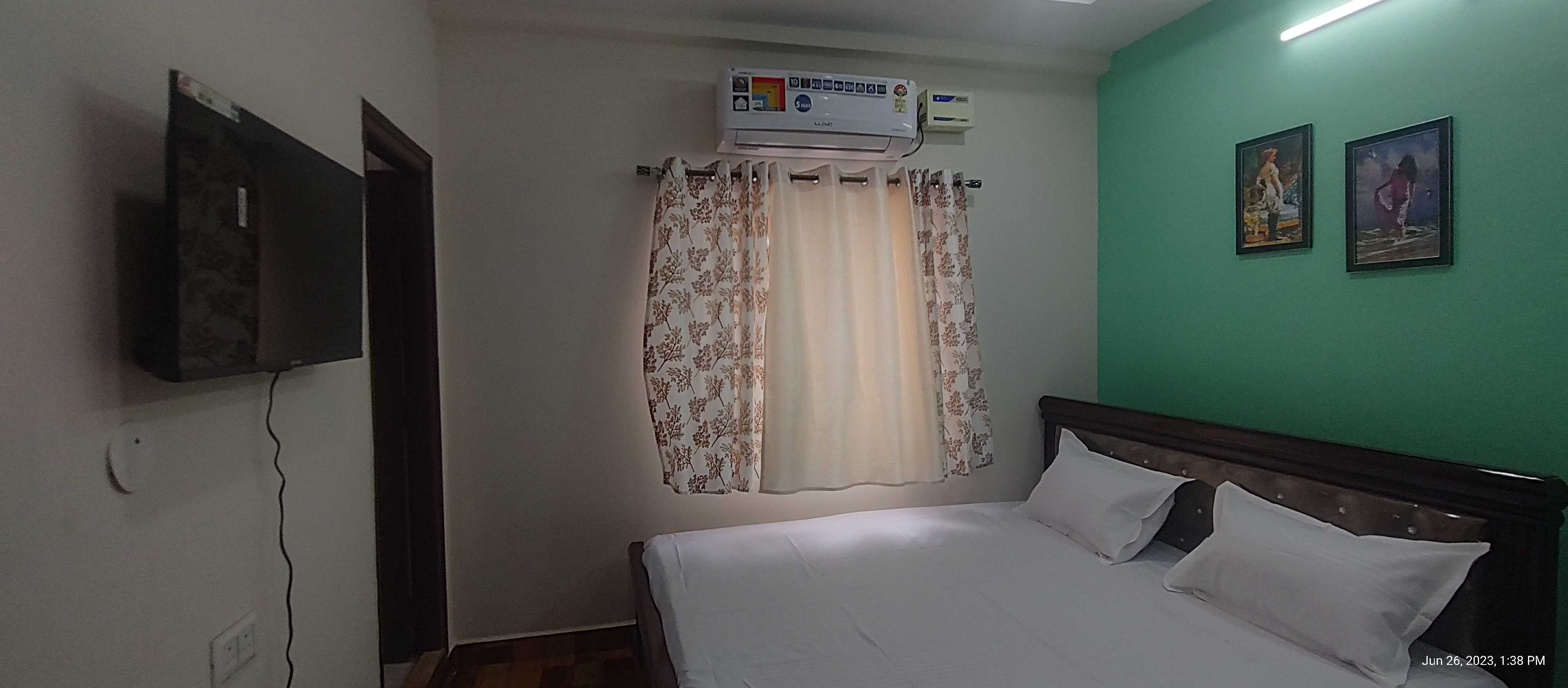 Hotel O Embassy luxury rooms - Tap to explore photos