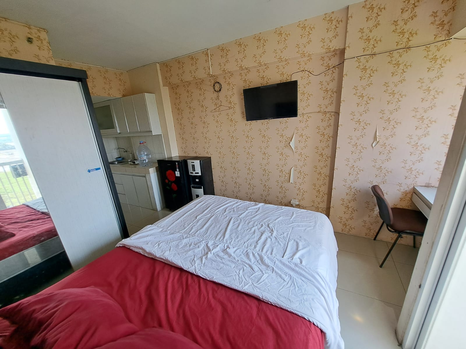 Capital O 93961 Apartement Sentraland By Helen - Tap to explore photos