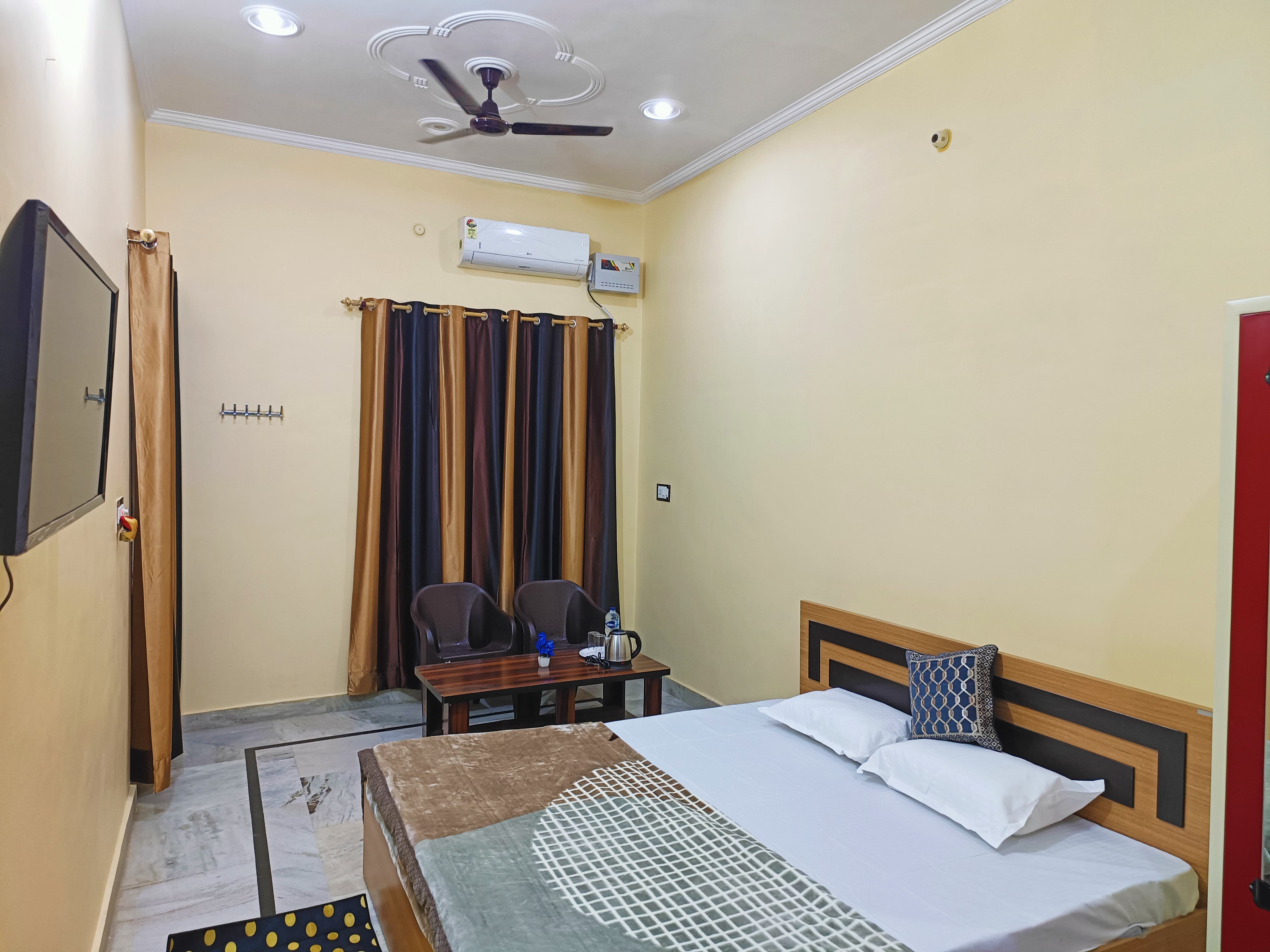 Asha Homestay - Tap to explore photos