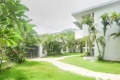 Hotel Radha Krishna Pure-Veg Lonavala, Lonavala