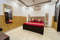 Hotel Green Woods by Divine - Rajouri Garden, Delhi
