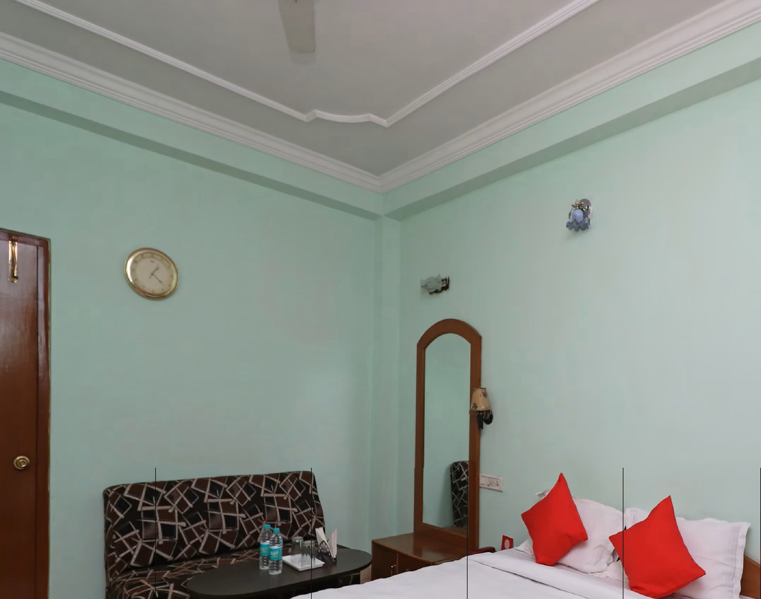 Hotel  Athithya - Tap to explore photos