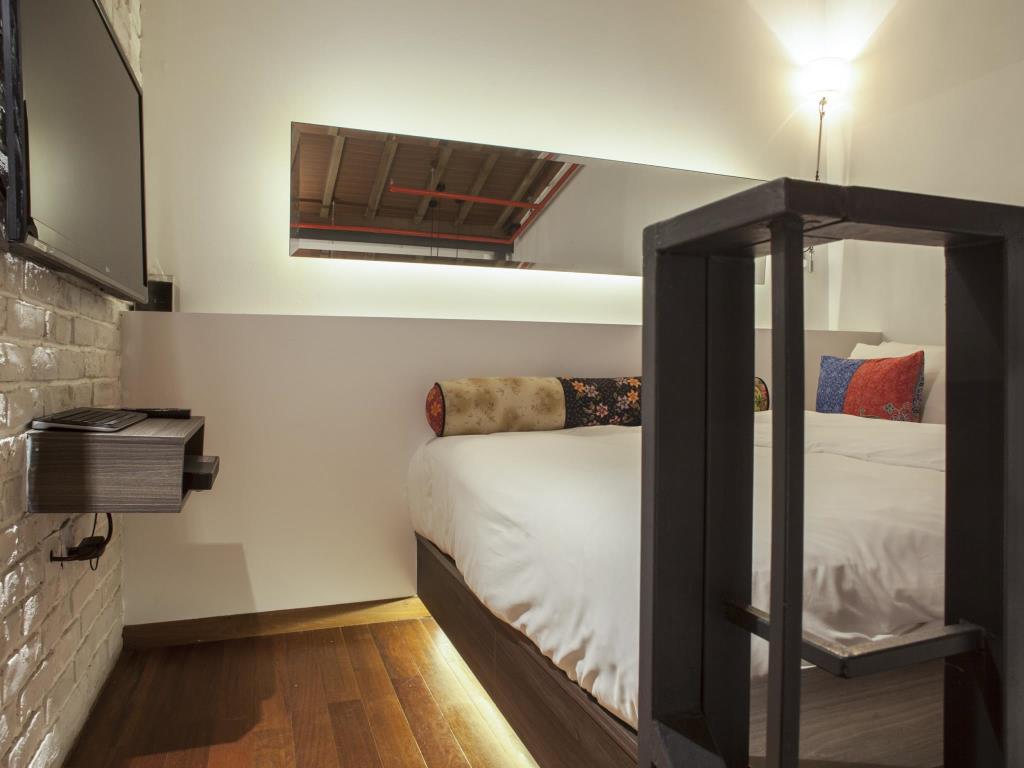 The Daulat Singapore Hotel Price Address Reviews