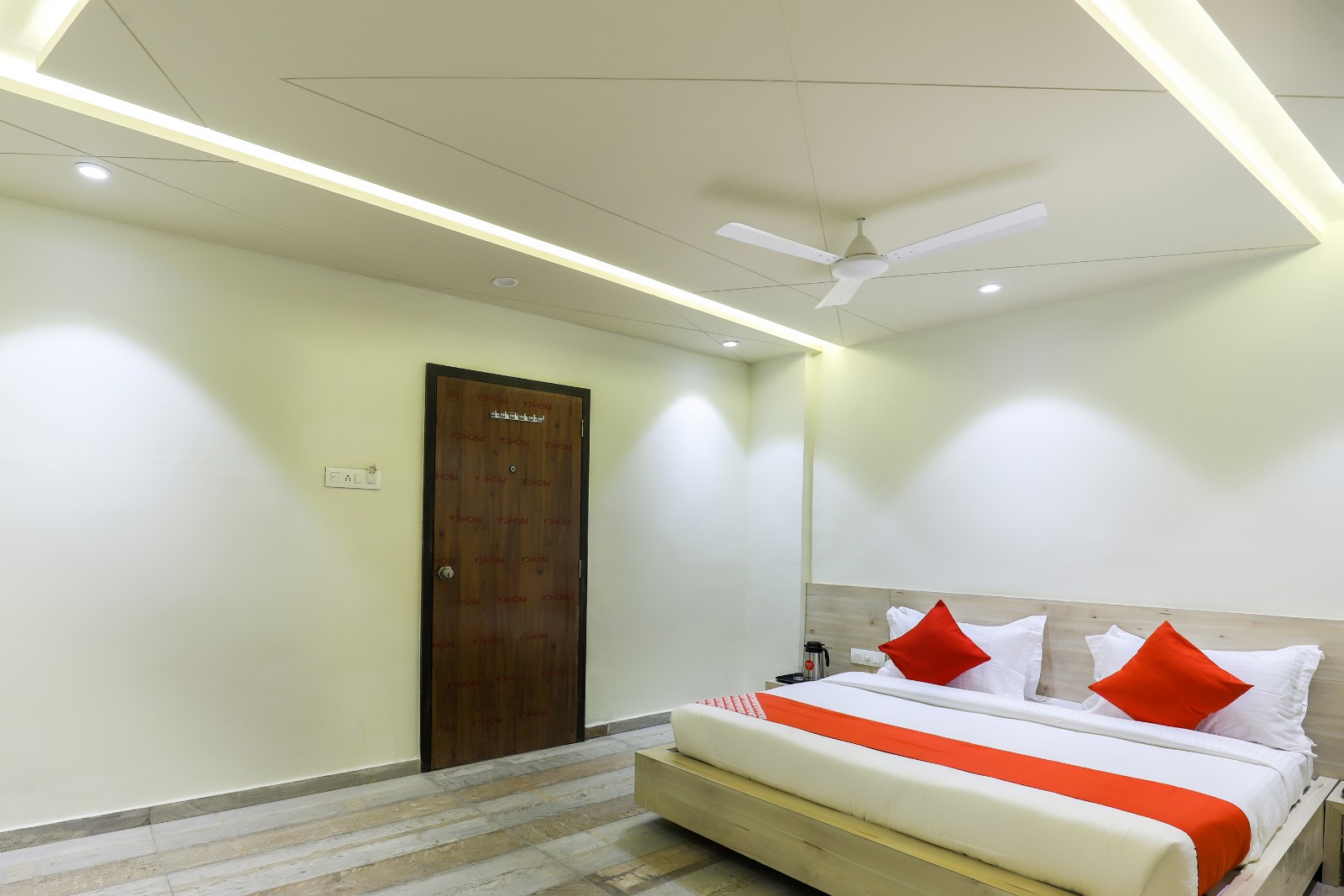 Hotel Majestic Somnath - Tap to explore photos