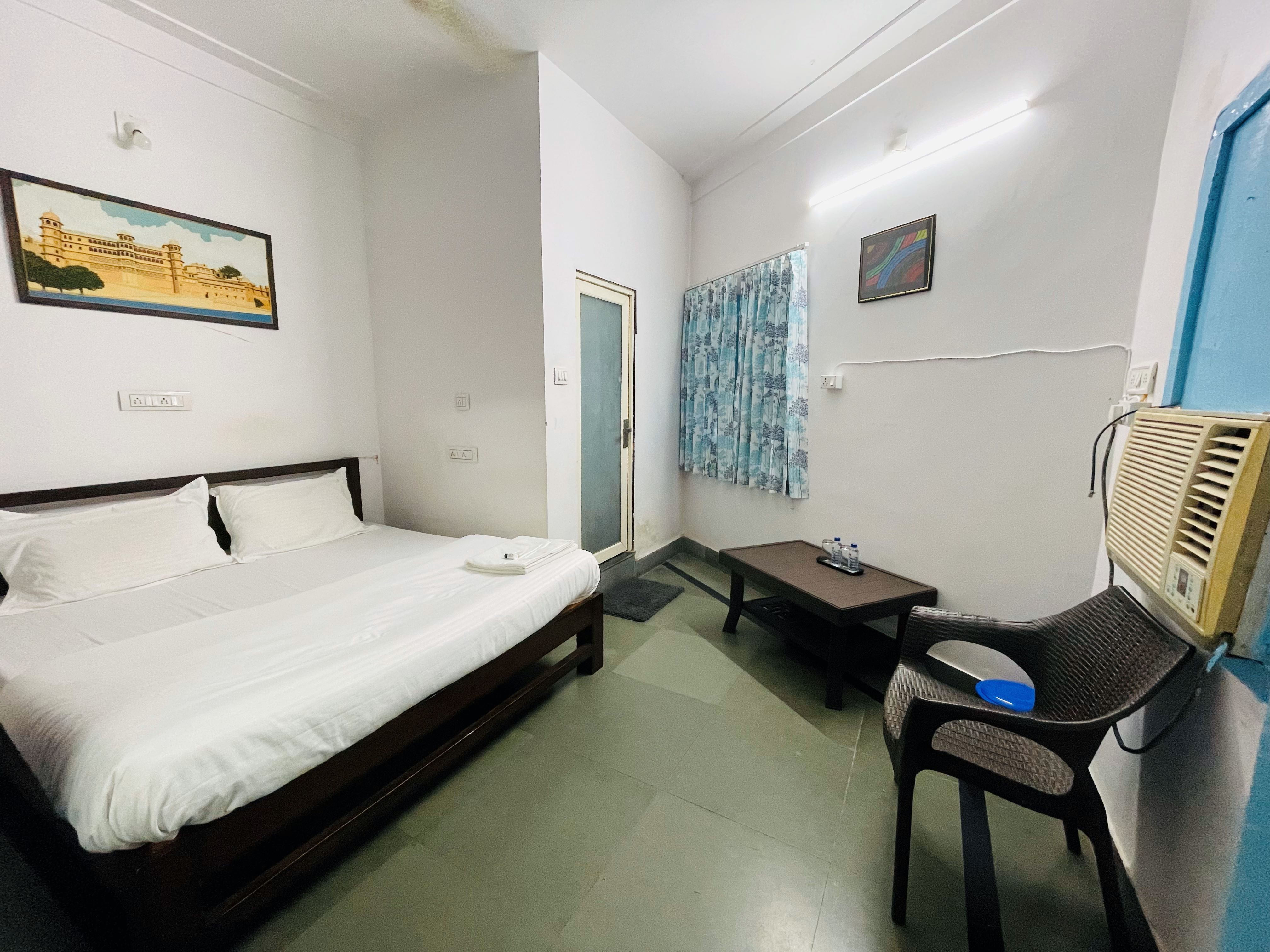 Jethi Homestay - Tap to explore photos