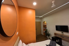 Stylish Luxe Studio Apt Step away from Carter Road, Mumbai