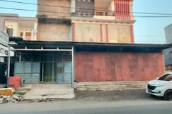 Hotel O Kos Citra Syariah Near Bukit Marezo, Parepare