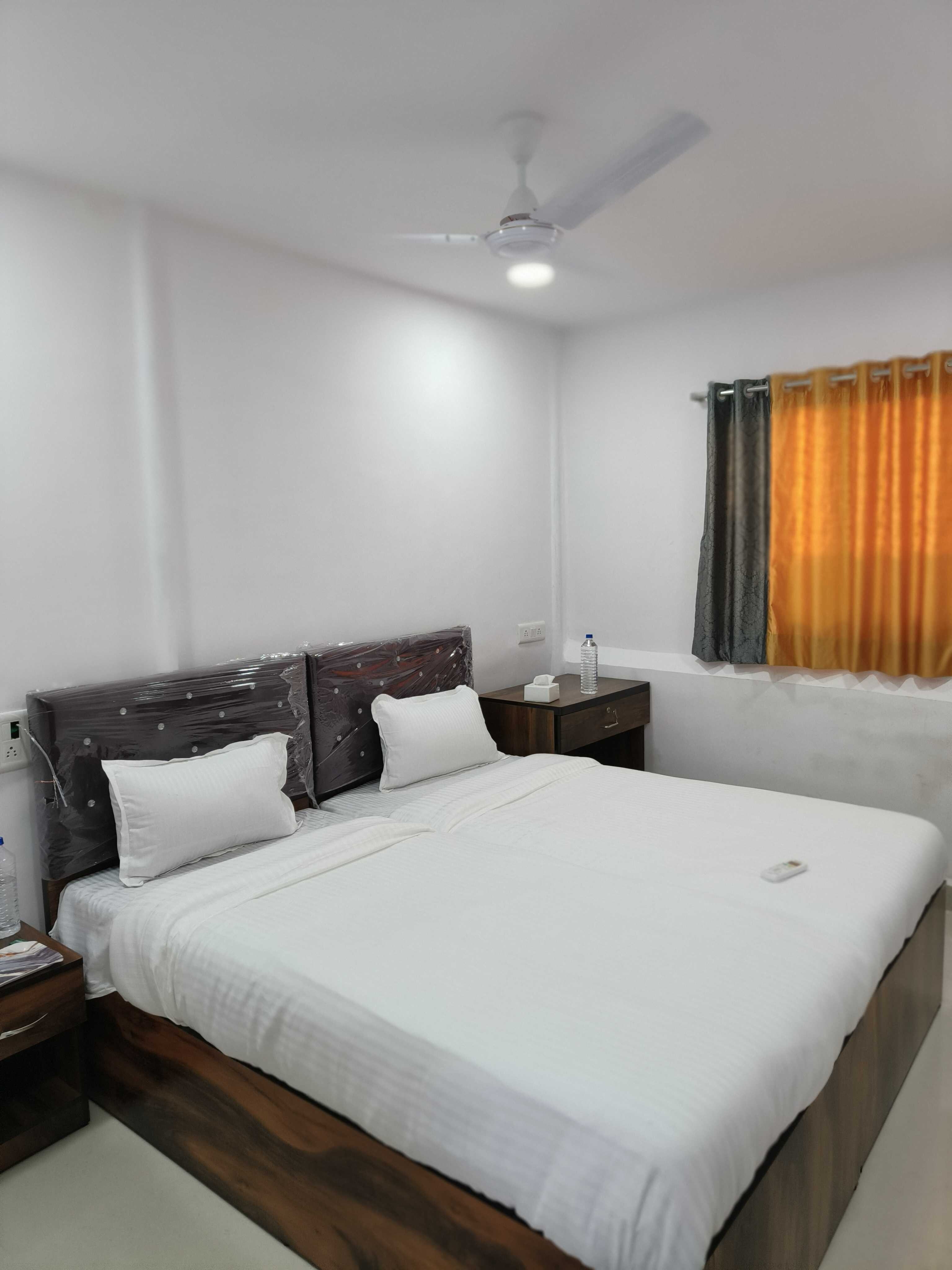 Hotel O Deluxe United Corporate Homes 2 - Tap to explore photos
