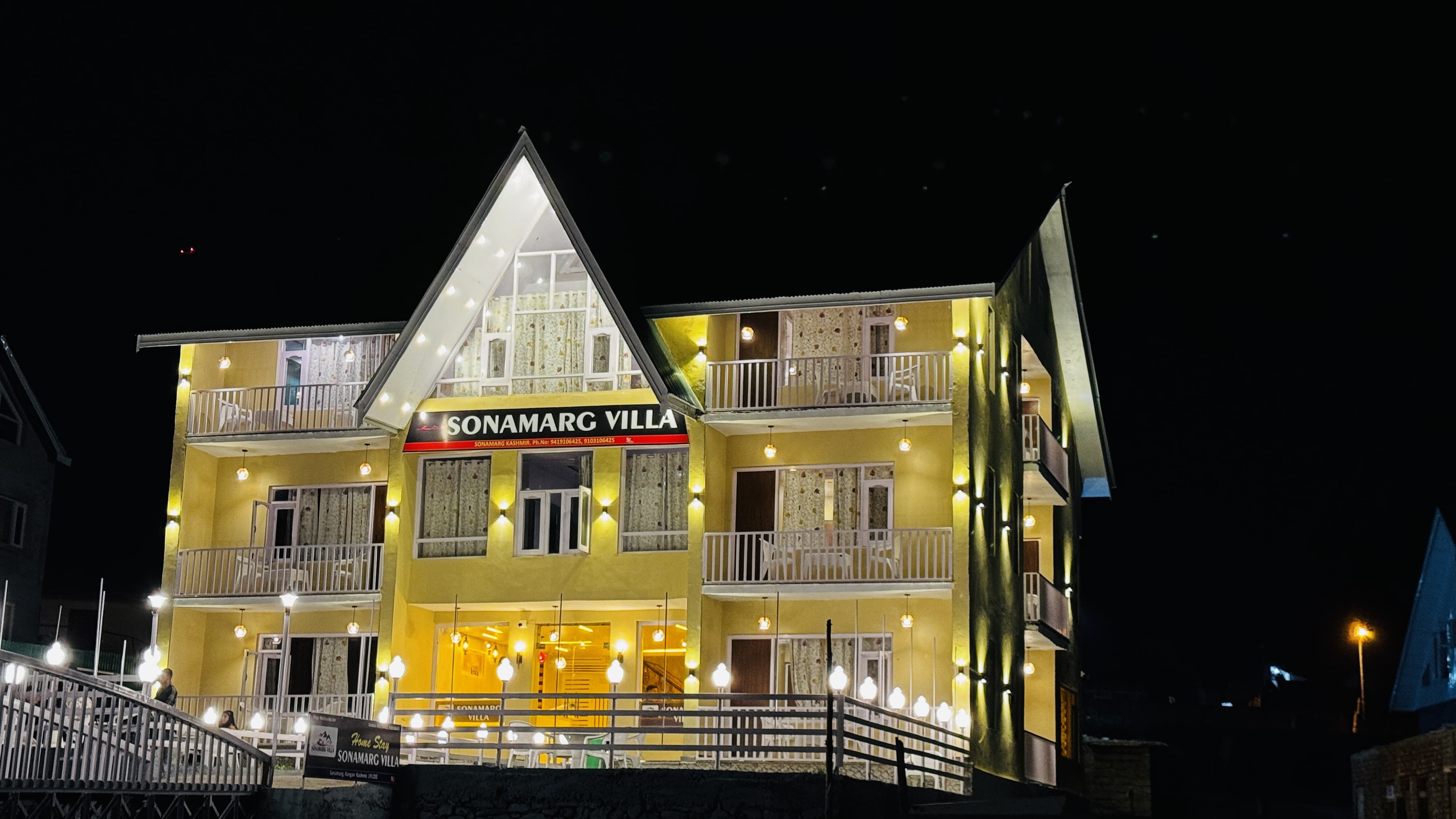 Hotel Sonamarg Villa - Tap to explore photos