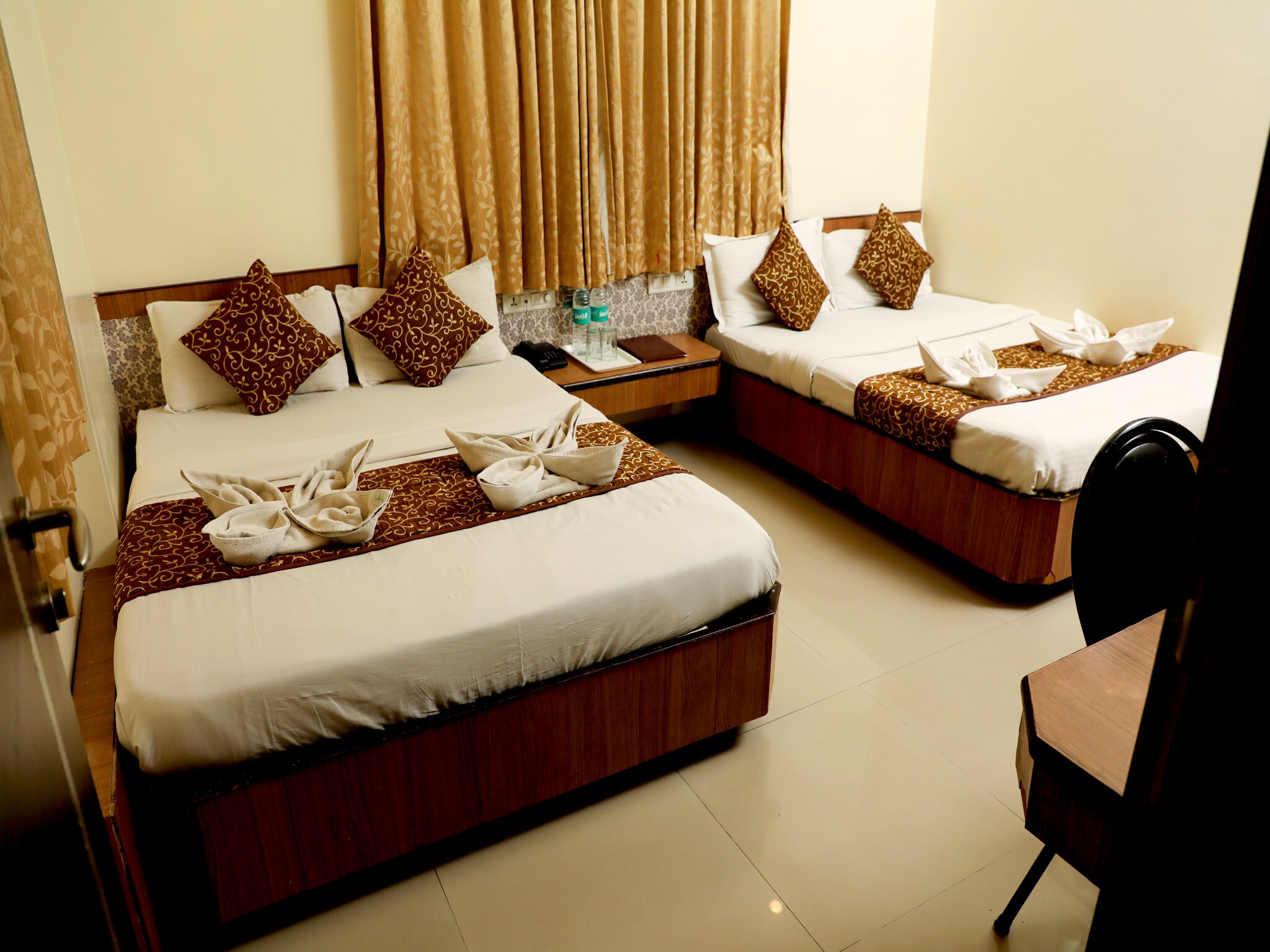 Deluxe Family AC Room (4 bed) 1