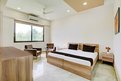 Hotel O SR Farm, Becharaji