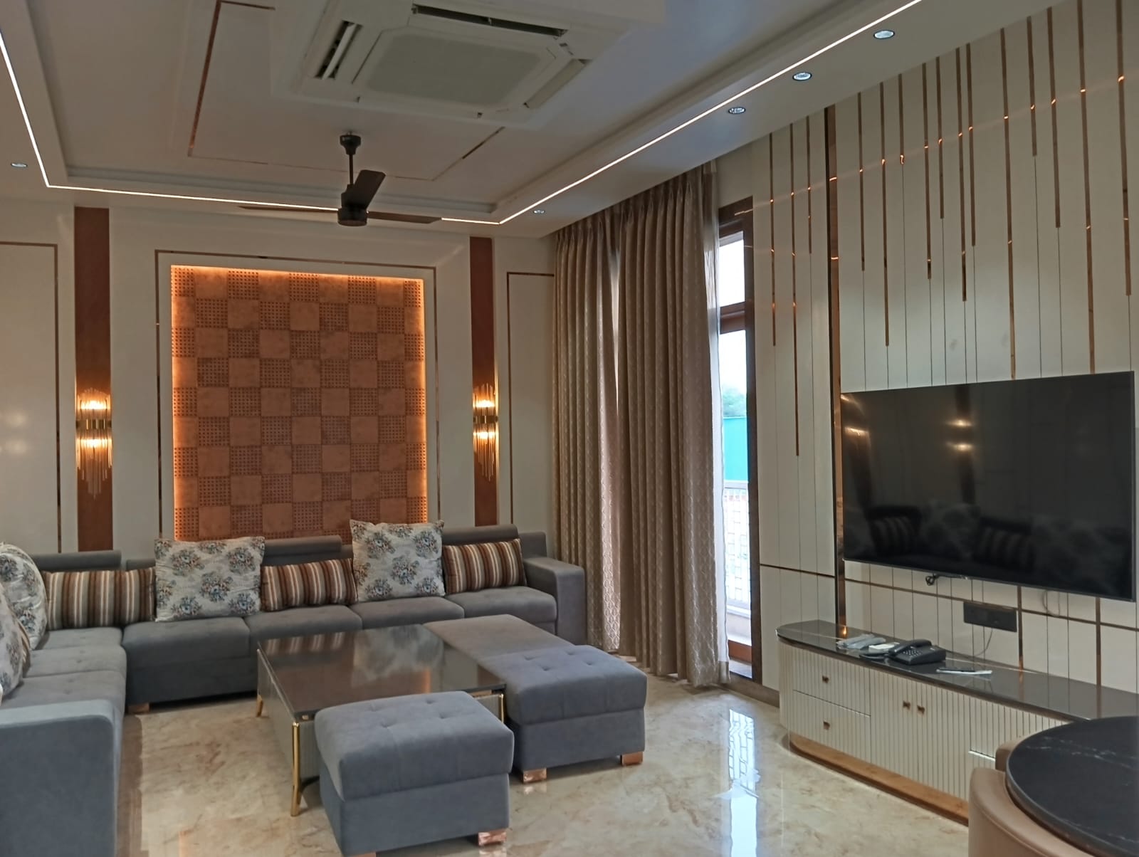 The Taj Mughal Courtyard Homestay - Tap to explore photos