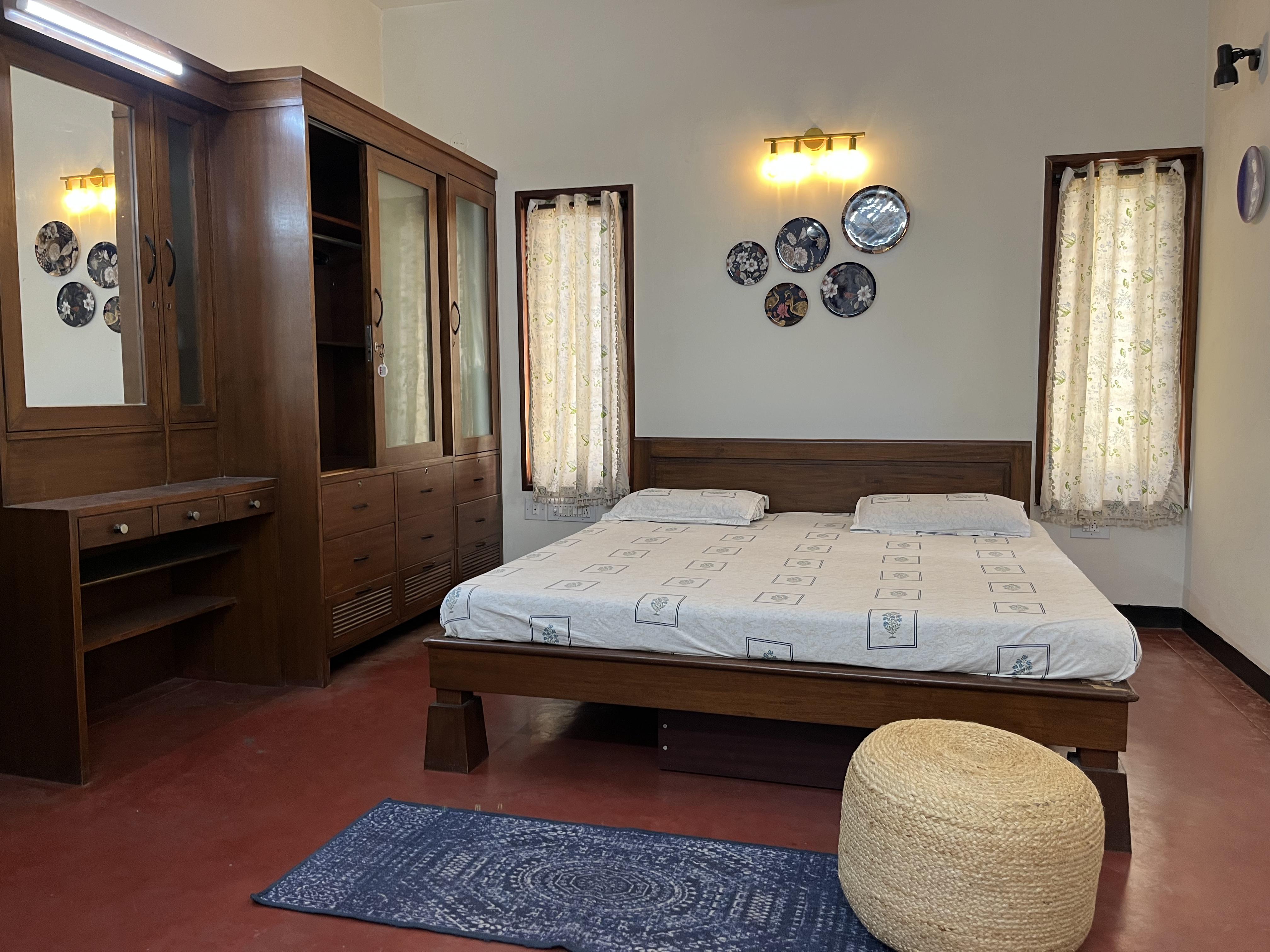 Garden View Room in Calm Bungalow Near Indiranagar - Tap to explore photos