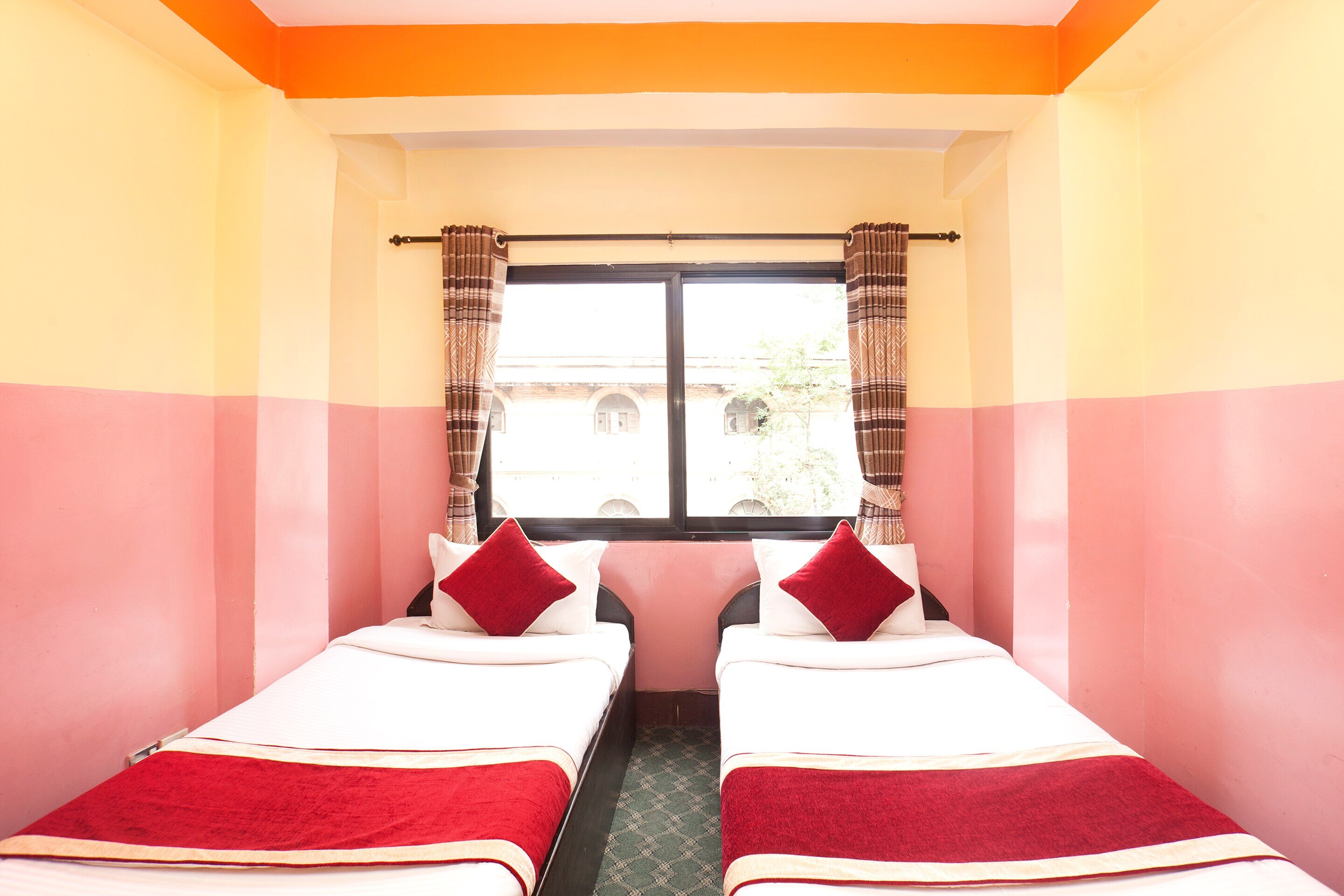 OYO 805 Hotel Brunai Holiday Inn - Tap to explore photos