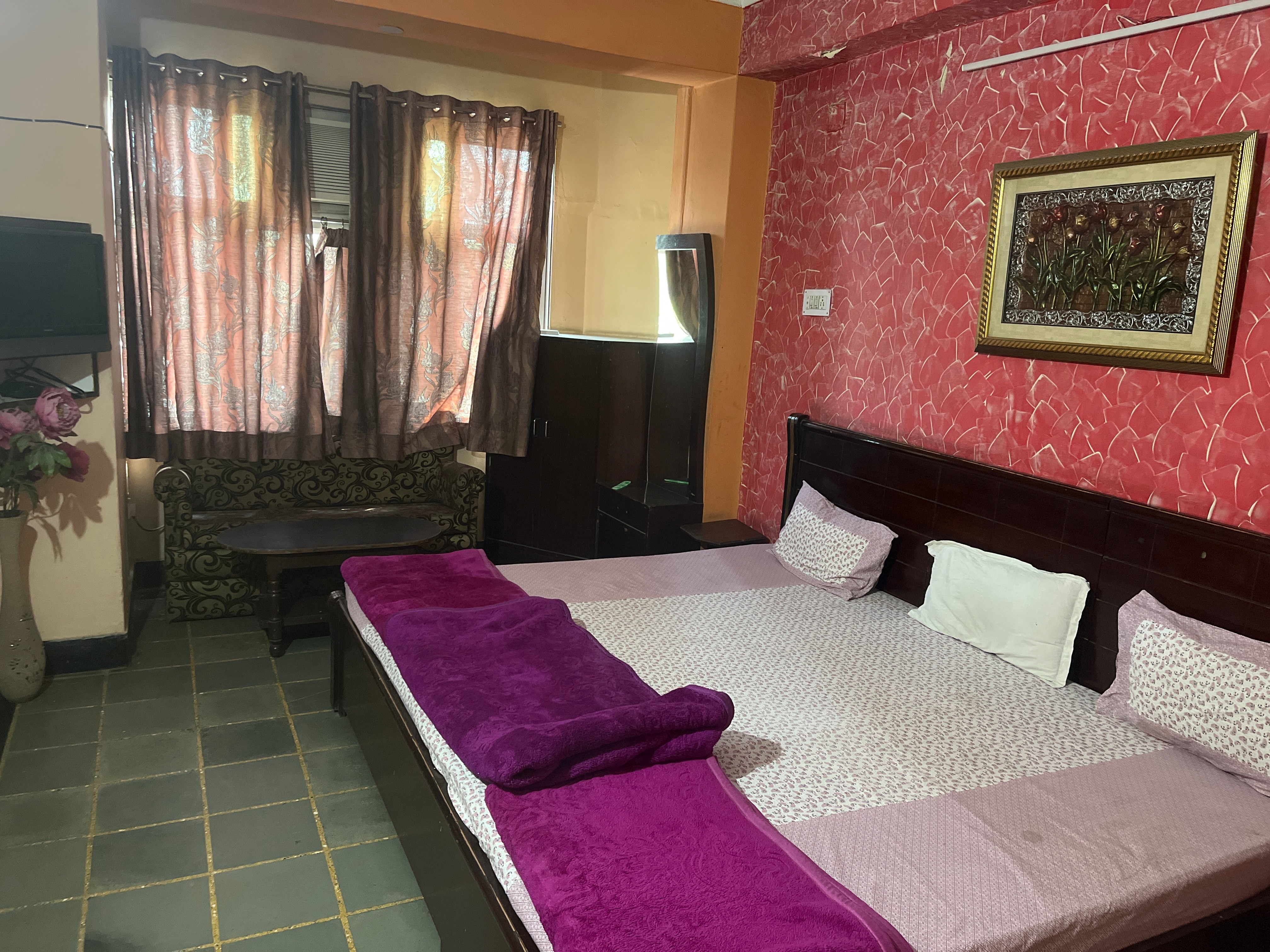 MENARIA GUEST HOUSE - Tap to explore photos