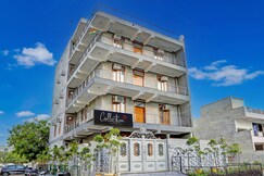 Hotel O The Signature Inn, Noida