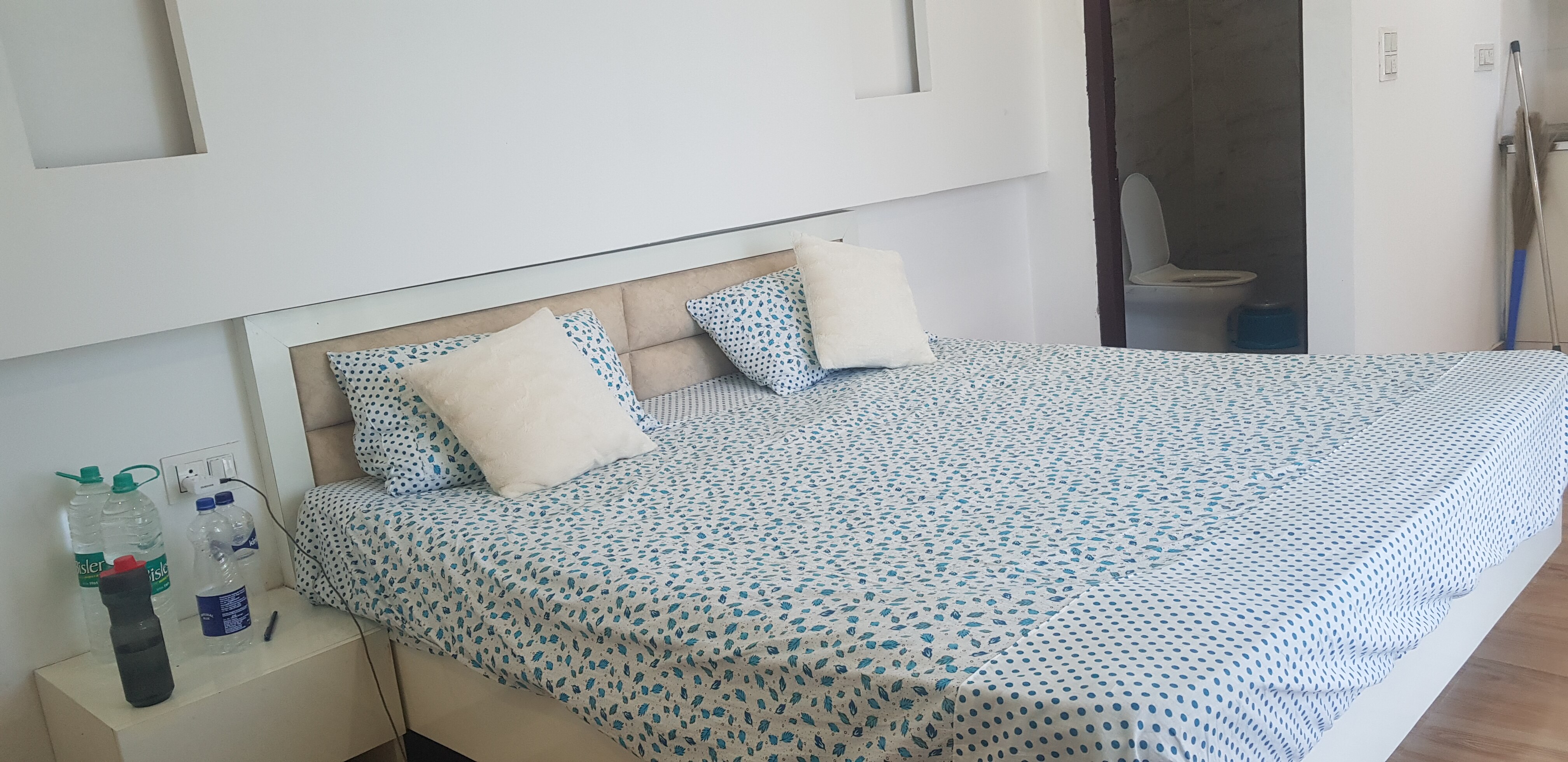 Vrinda Gateway Guest House - Tap to explore photos