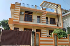 Orange Villa, Varanasi