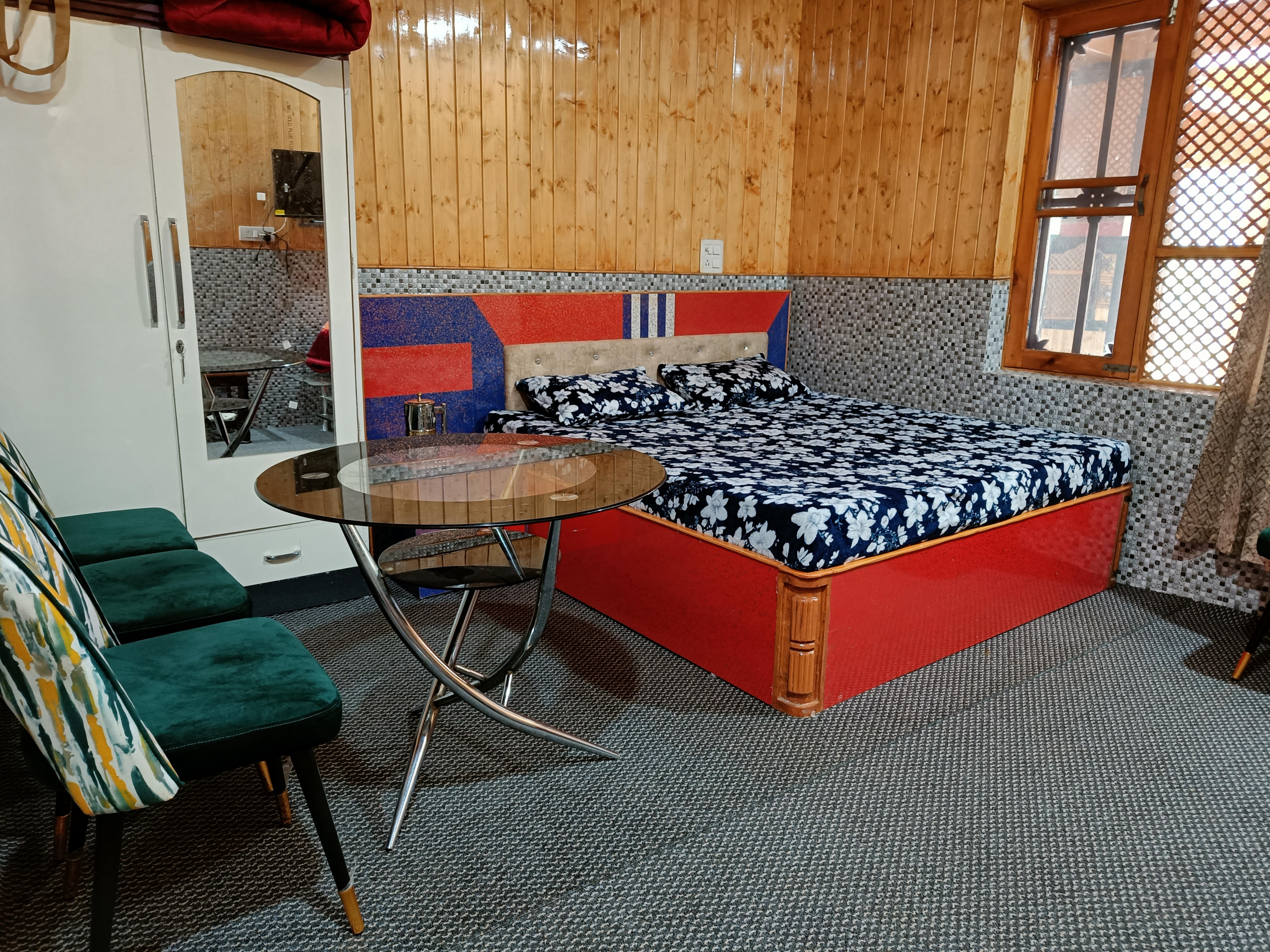 Naik Guest House Sangaldan - Tap to explore photos