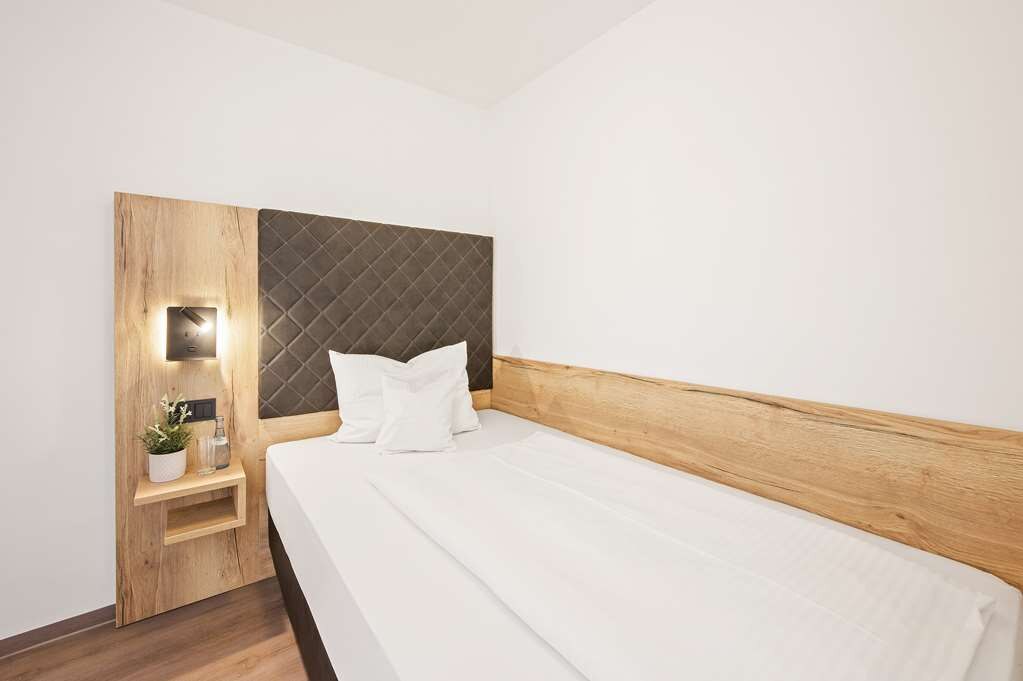 Best Western Hotel Favorit - Tap to explore photos
