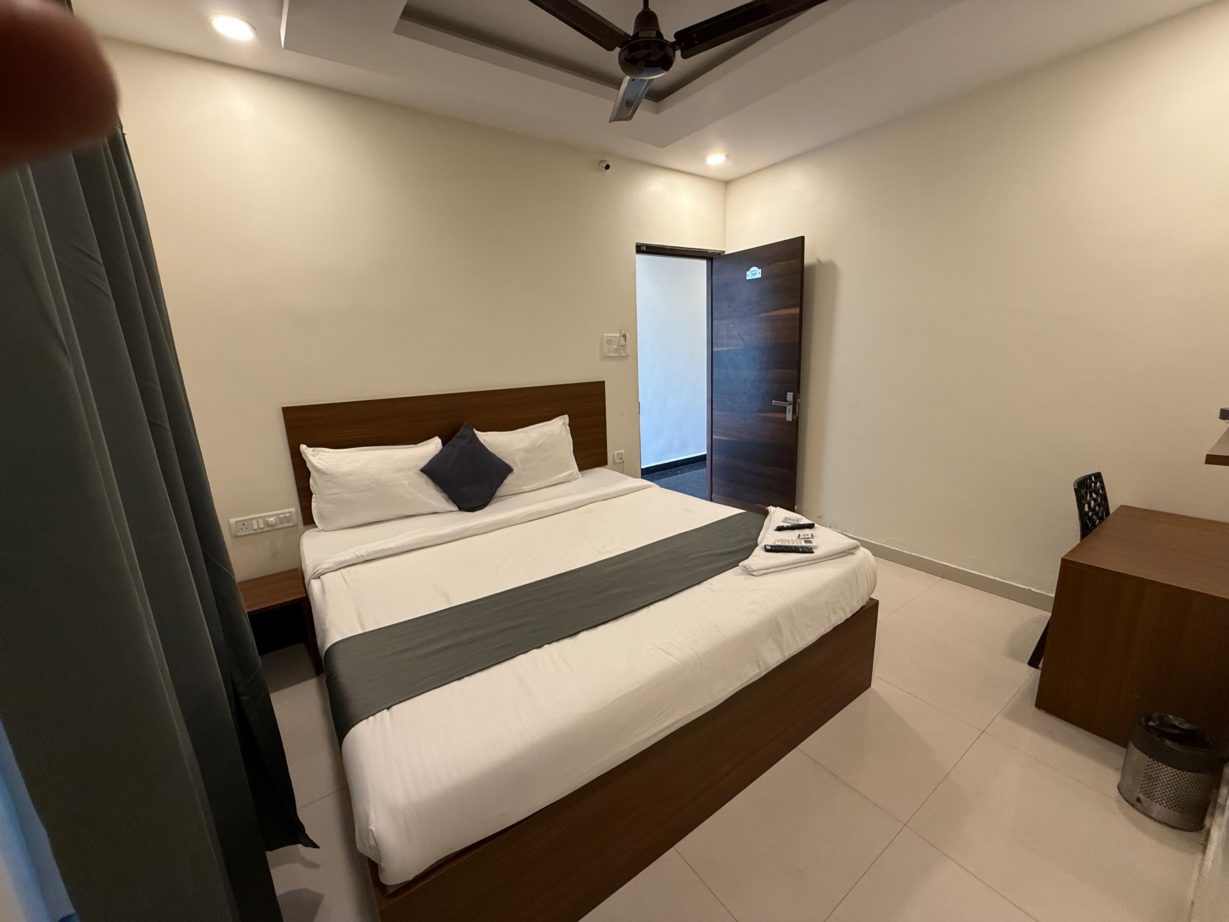 Hotel Grand Park Near Secunderabad Railway Station - Tap to explore photos