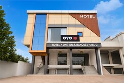 Hotel O A One hotel 2 and Banquet, Lucknow