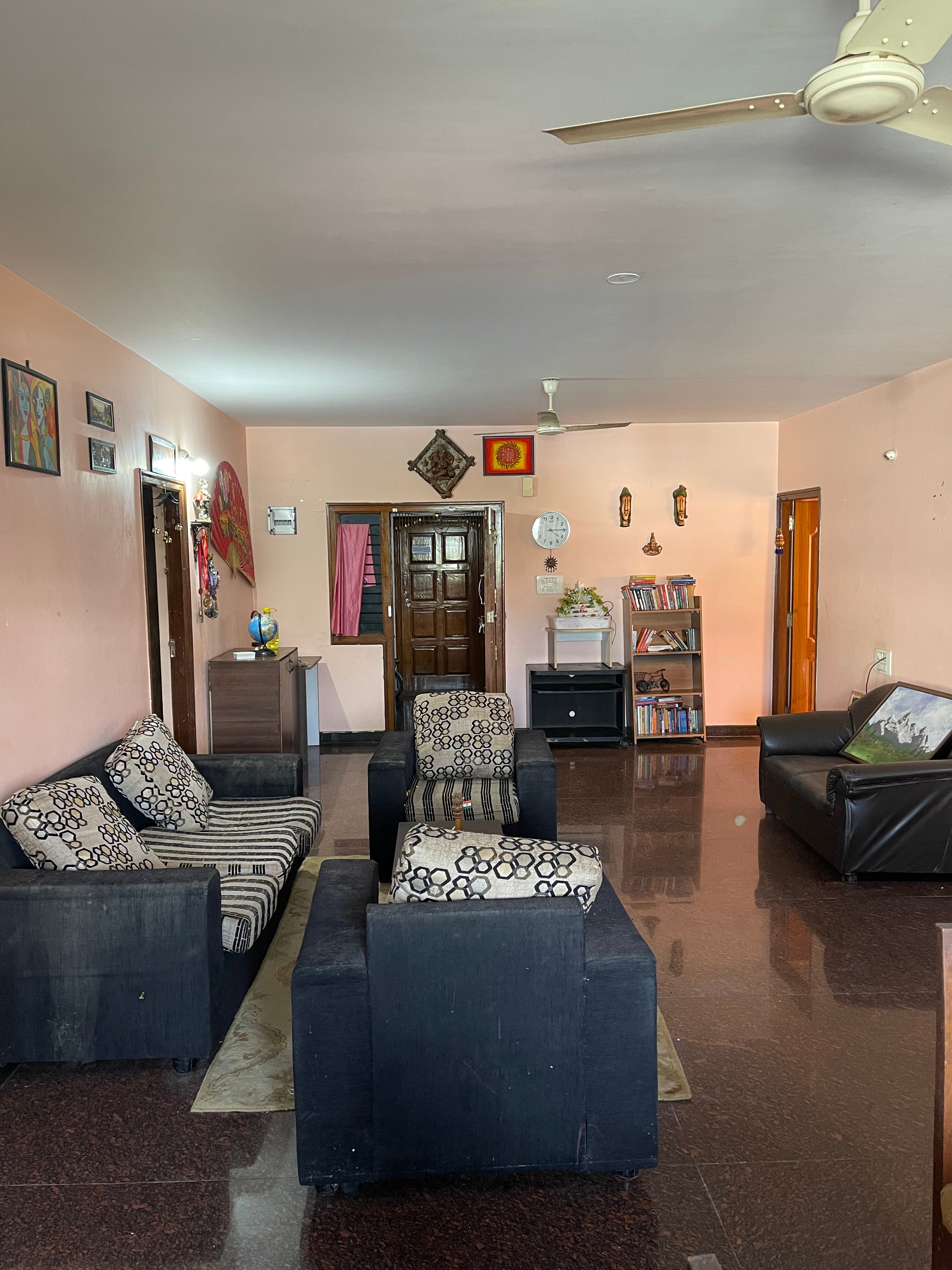 Lovely 3-Bedroom holidayhome in heart of bangalore - Tap to explore photos