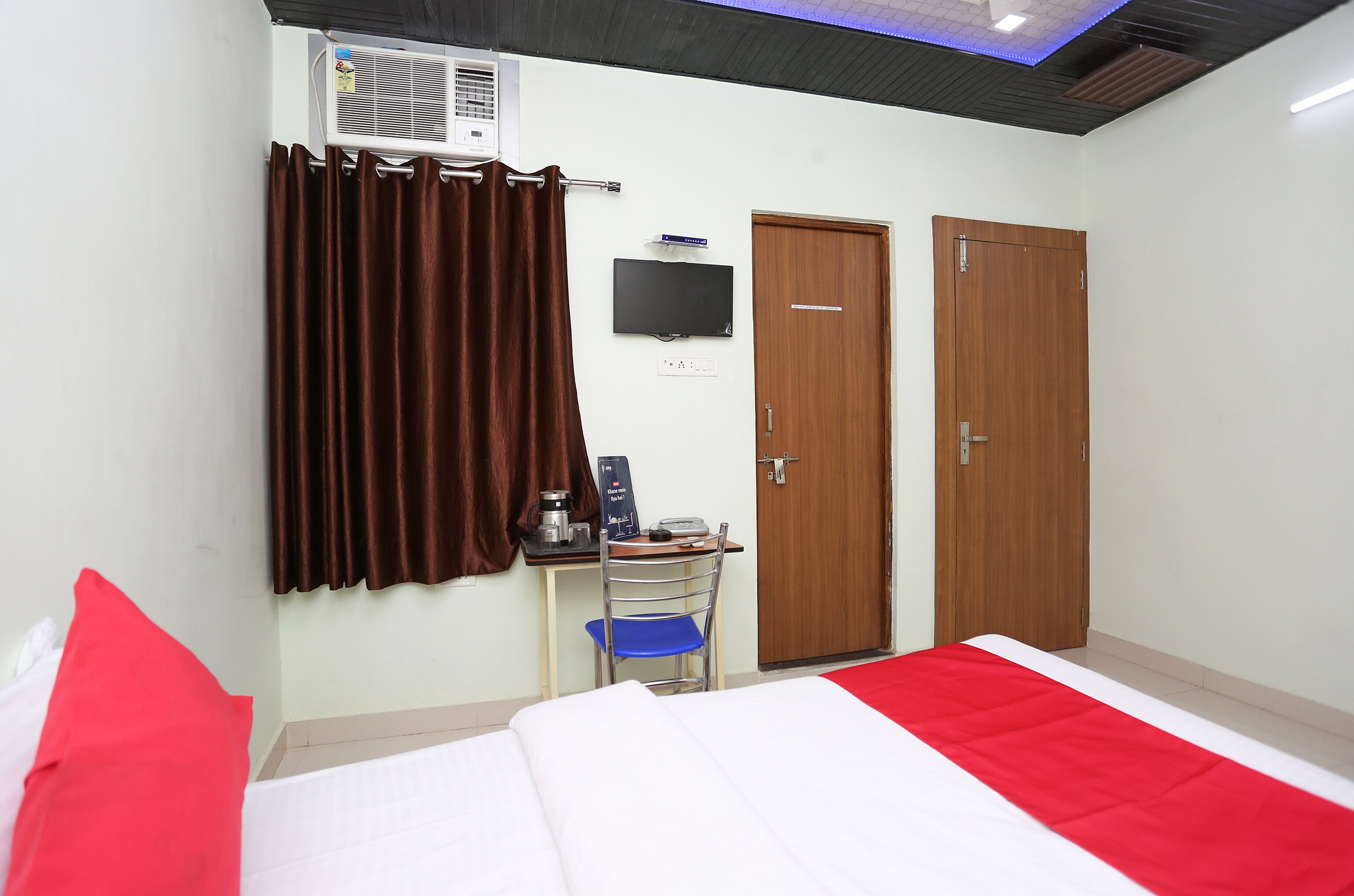 Hotel Arogya Palace - Tap to explore photos