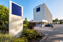 Dorint am Main Taunus Zentrum Frankfurt/Sulzbach by Sunday Hotels, Groß-Gerau