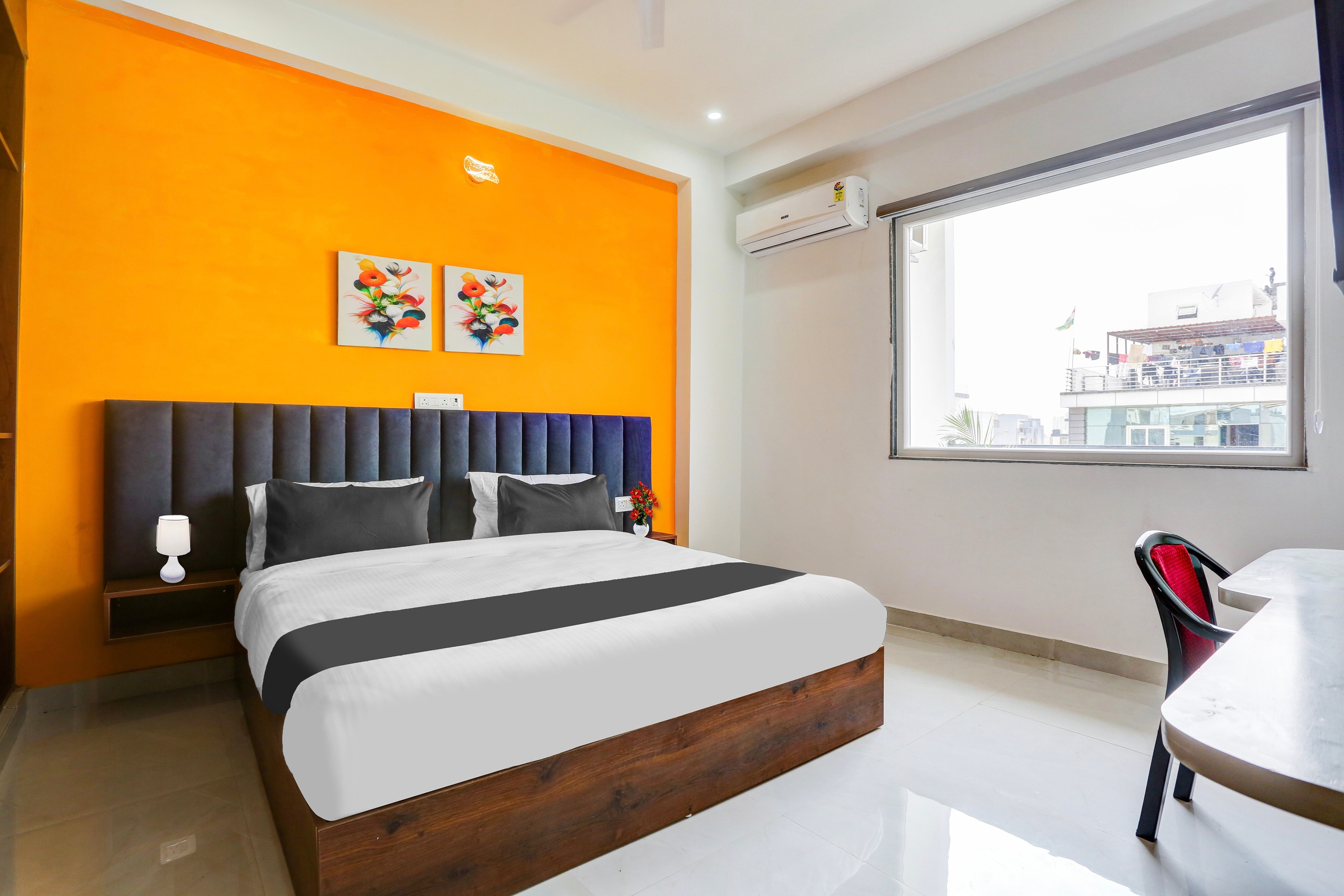 Super Townhouse Sector 69 Gurgaon - Tap to explore photos