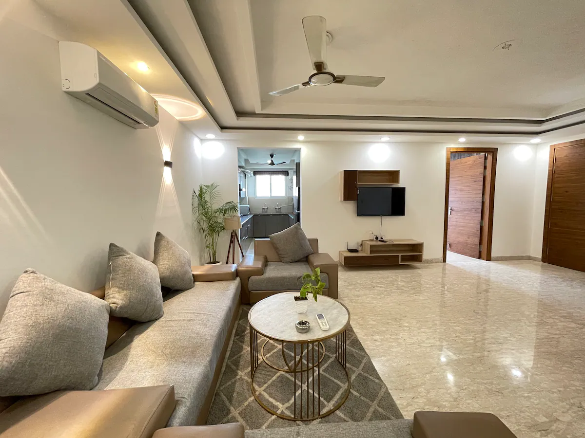 BedChambers Luxurious | Entire 3BHK Apartment @Artemis